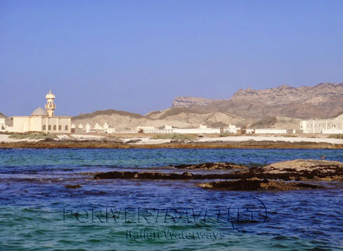 Panorama delle Isole del sud Oman dalla barca